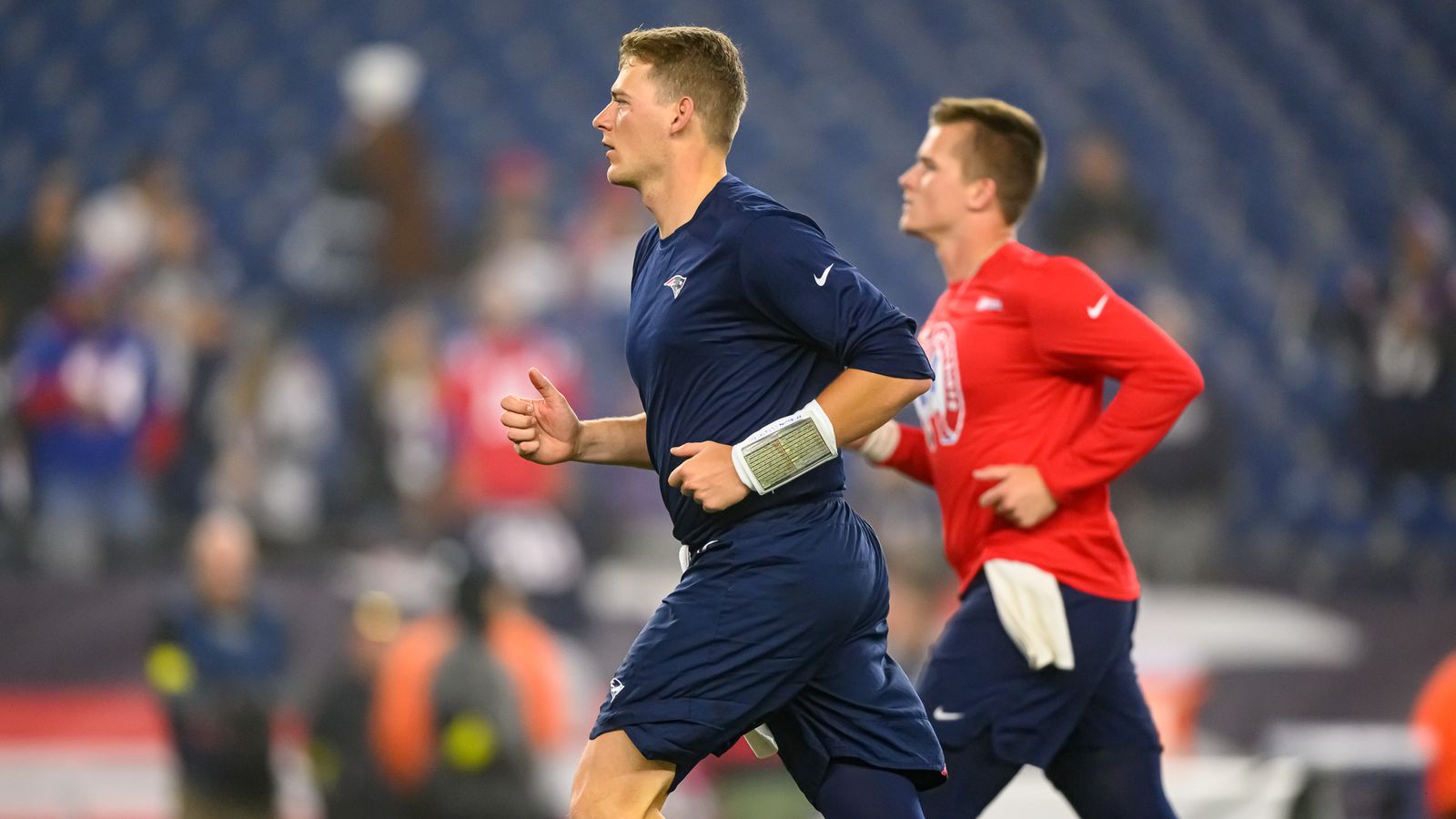 Day after Bears debacle, Belichick declines to name a starting QB